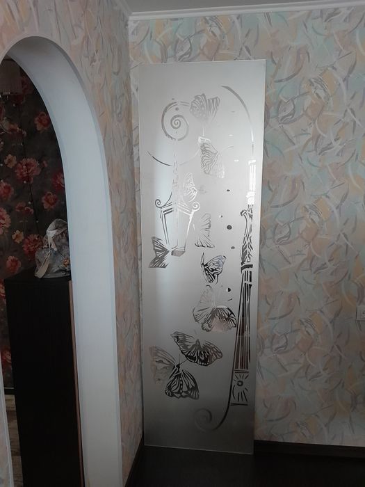 Скляне полотно у шафу-купе