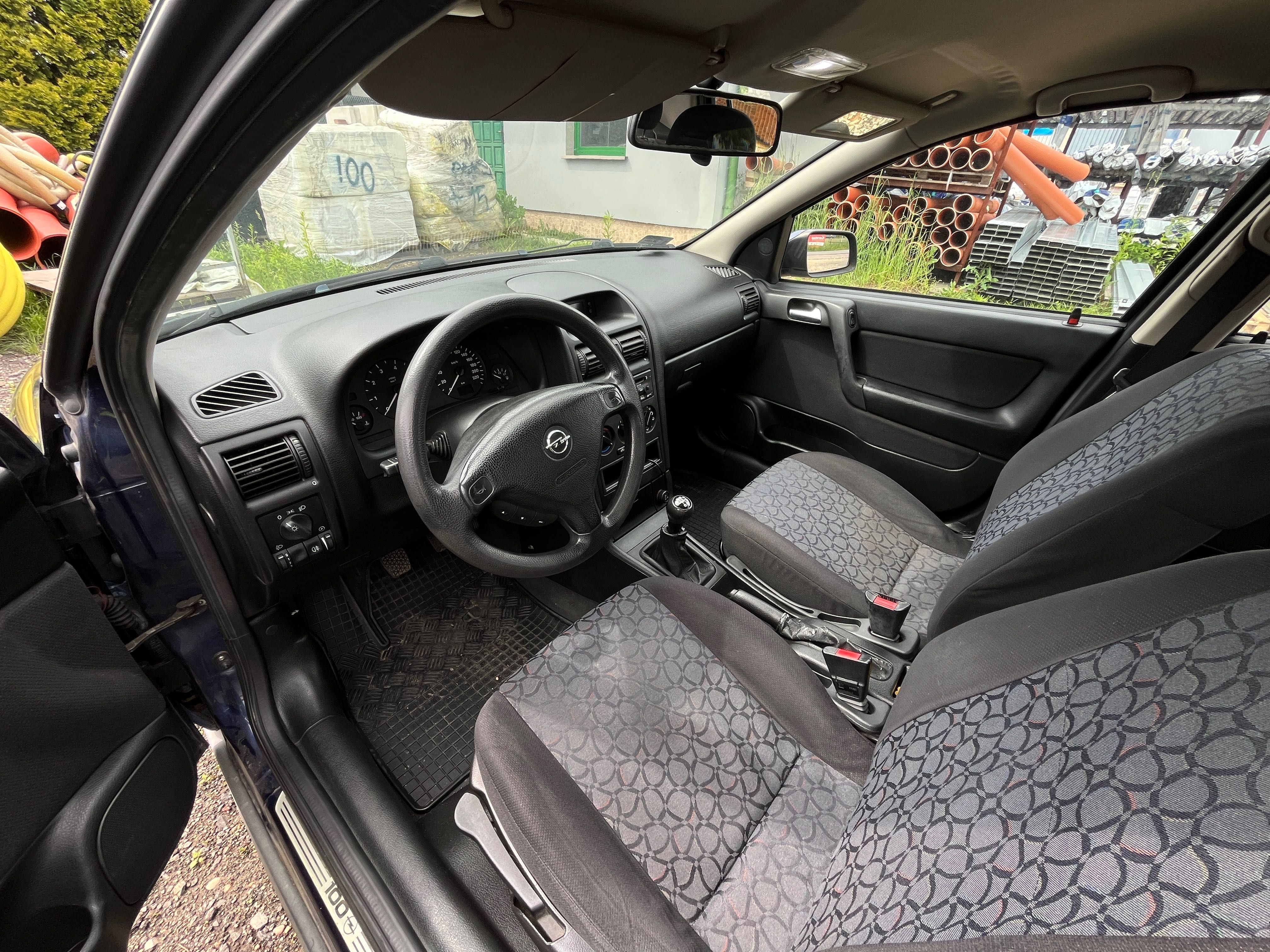 Opel Astra 2 1.6 16V – Edycja 100-lecia Opla – 1999 r.