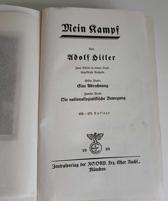 Książka Mein Kampf, wydanie z 1939r. Oryginał