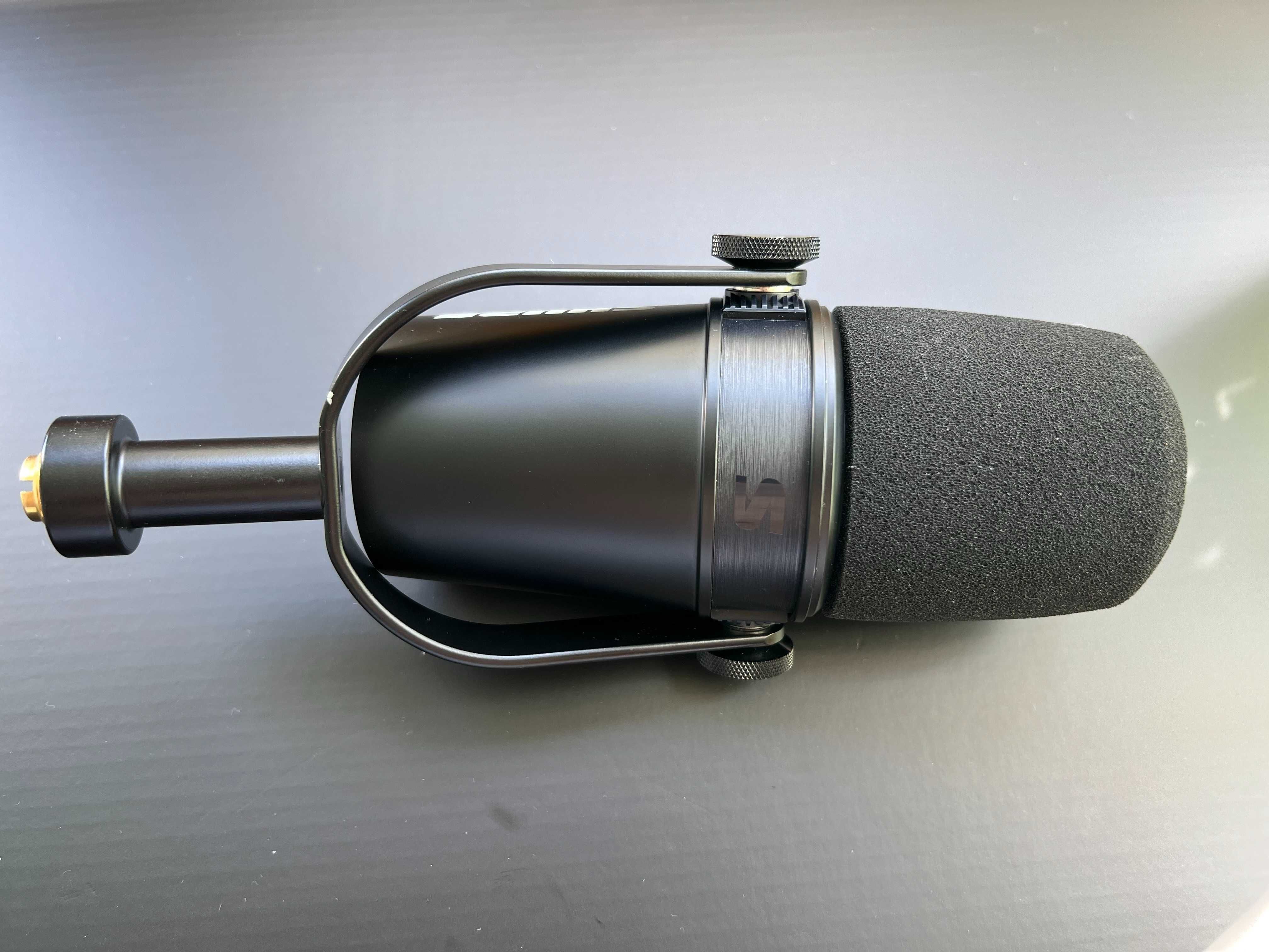 Микрофон Shure MV7-X