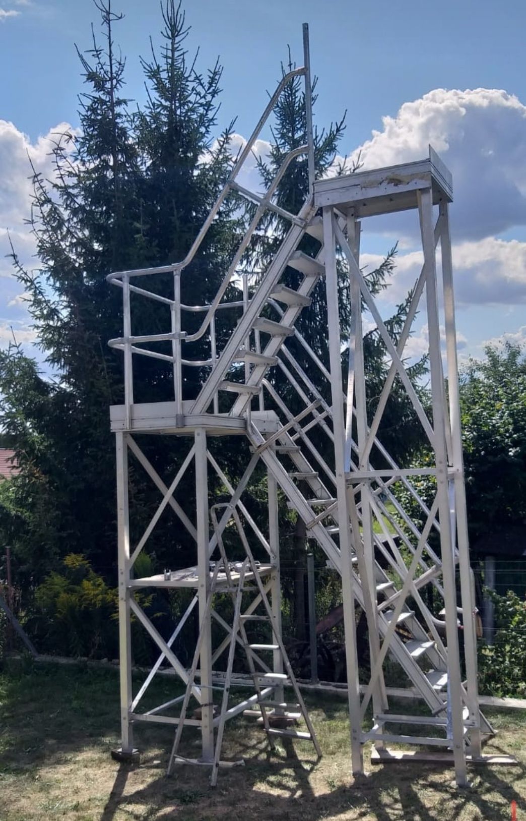 Schody aluminiowe zewnetrzne