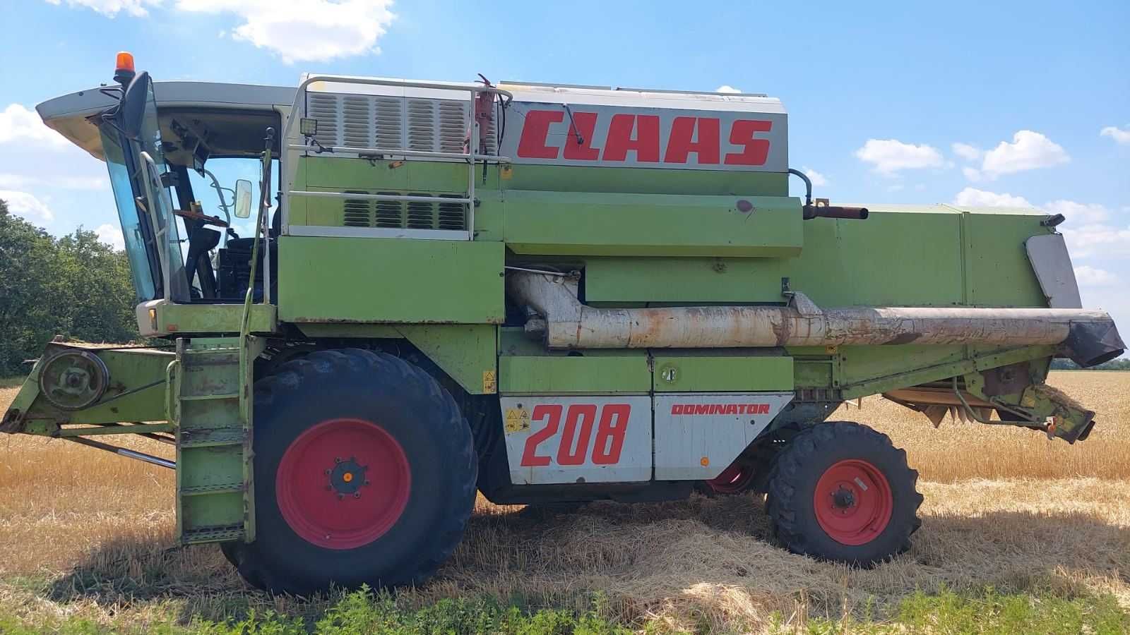 Комбайн зернозбиральний Claas Mega 208