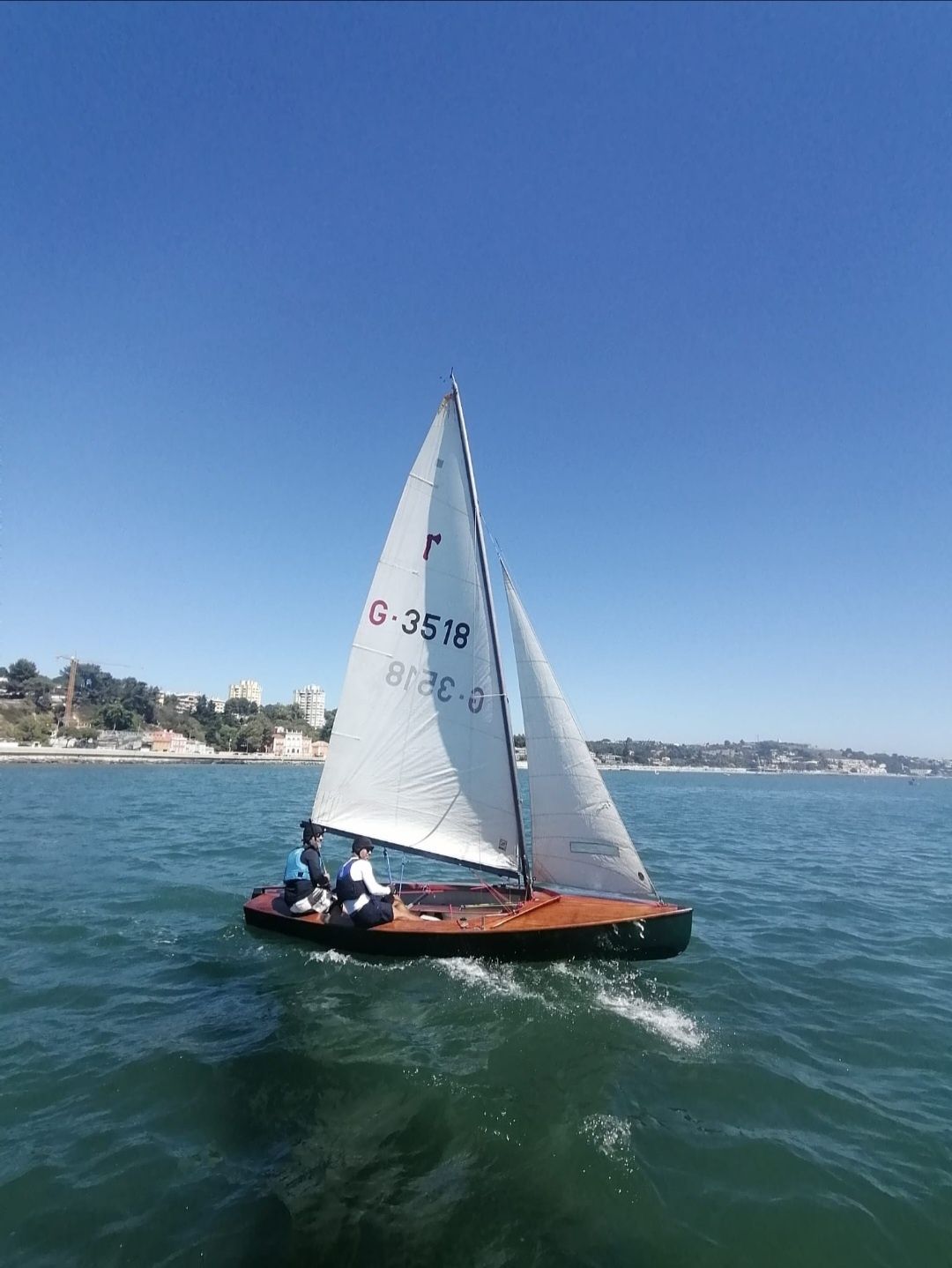 Barco á vela Pirat ( classe alemã) novo
