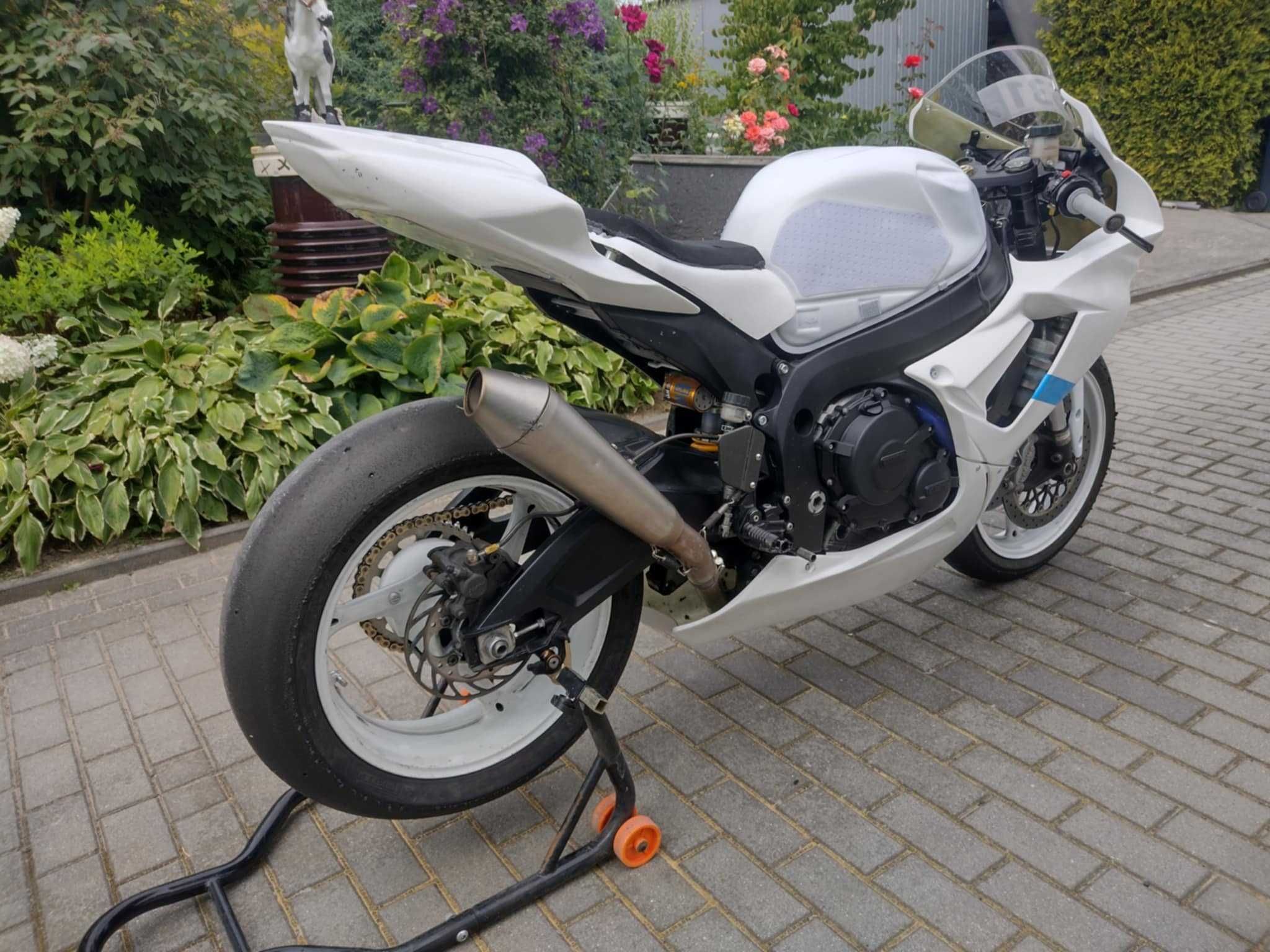 Suzuki GSXR 600 L5 2015 Ohlins tor torowka torowanie r6 zx6r