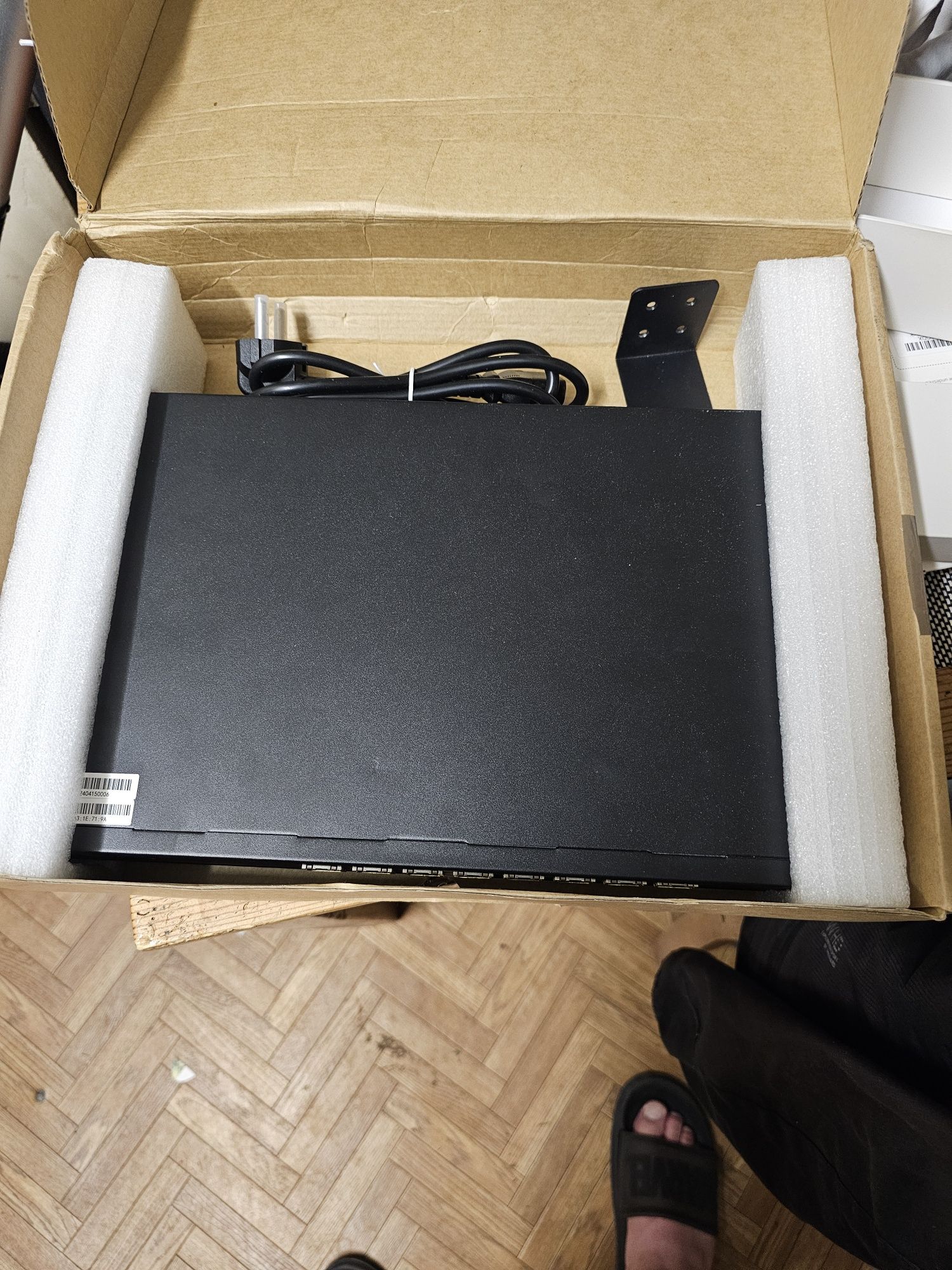 MokerLink 8 portów 10 Gigabit Managed Switch, obsługuje 10G/5G/2.5G/10