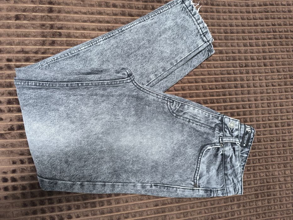 Продам сірі джинси моми жіночі