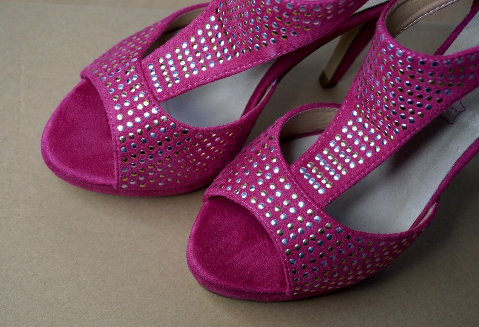 Sapatos de salto alto rosa