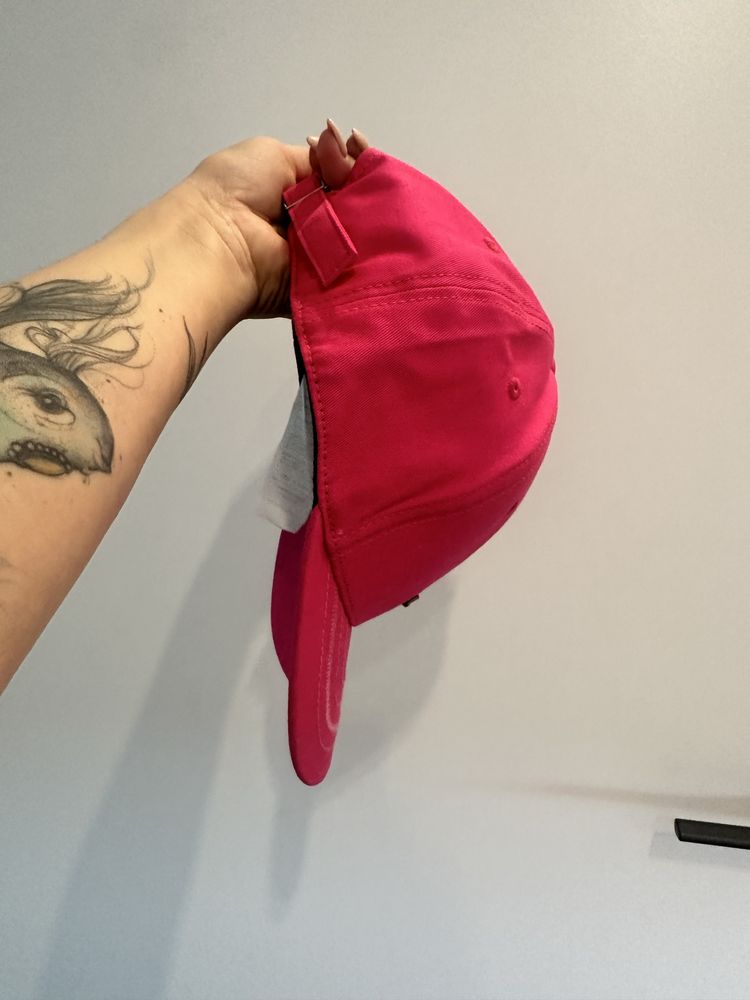 Jaquemus czapka pink z daszkiem nowa bez merk