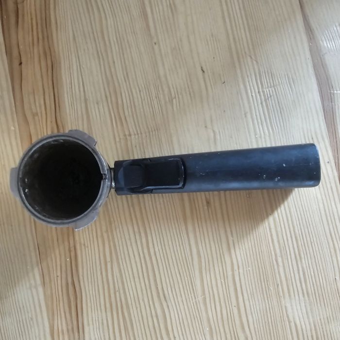 Ekspres do kawy kolbowy ze spieniaczem do mleka