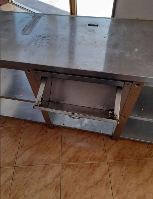 Balcão em inox / Móvel para café
