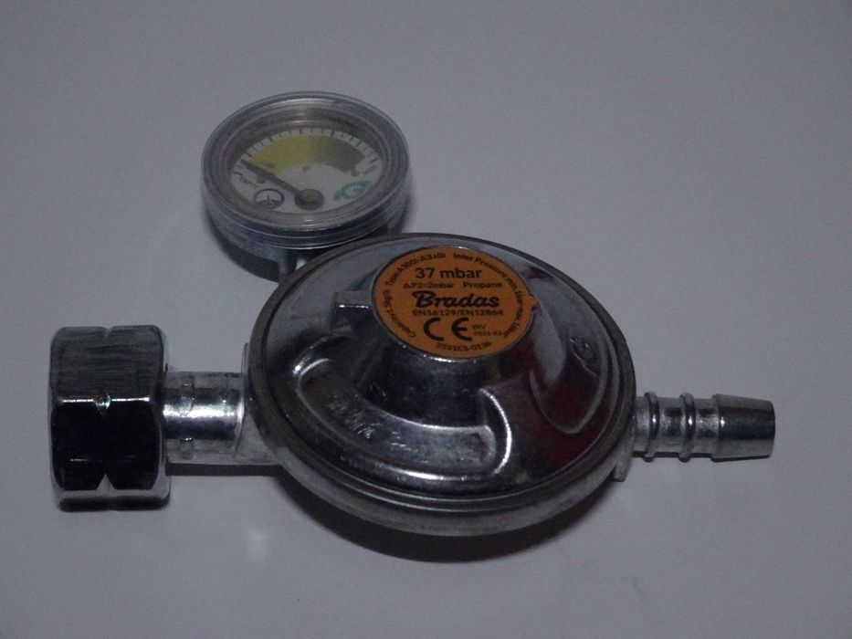 REDUKTOR gazowy z MANOMETREM  37mbar 1,5kg/h  BRADAS (RG A310IE-M)