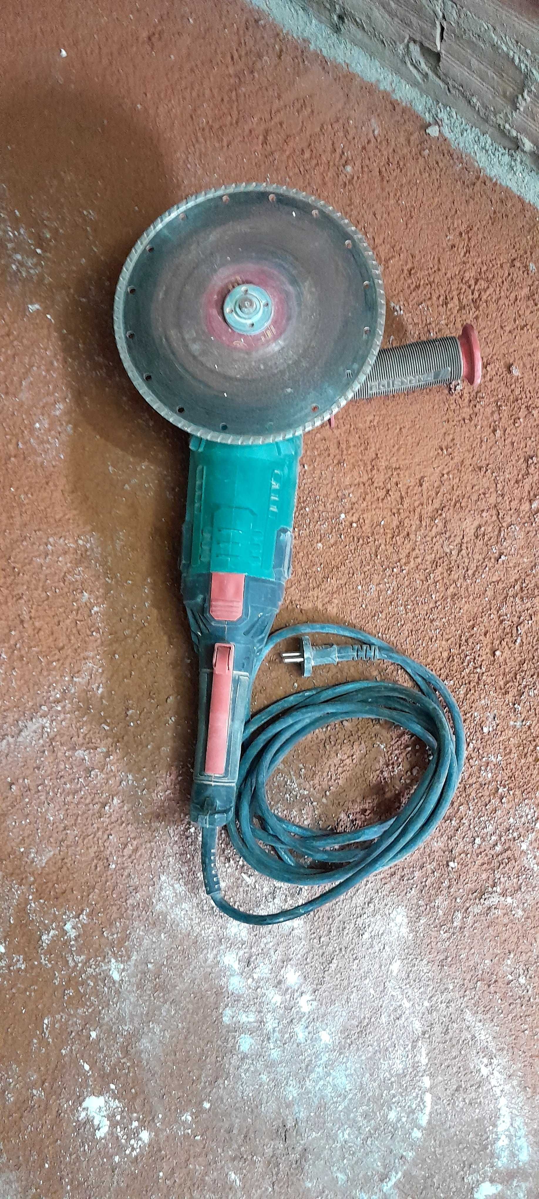 Lixadeira 140€ funciona perfeitamente.