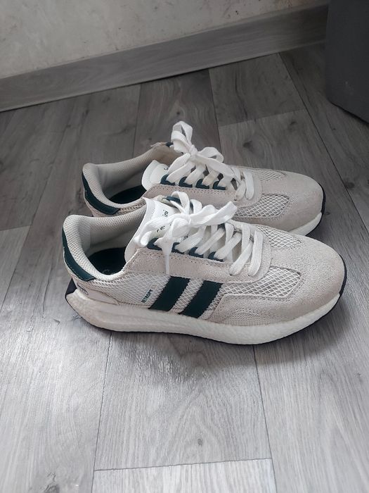 Кросівки чоловічі