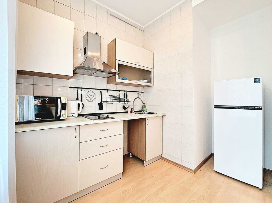 Центр! Смарагдова студія на Дарвіна , біля метро, ТРЦ Никольский