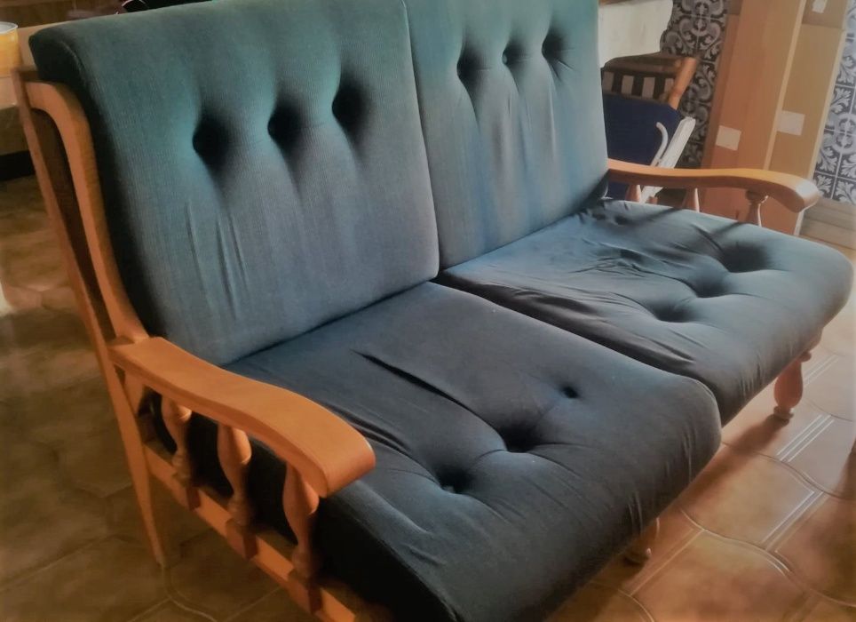 Sofá Mesa Cadeiras Sala em Pinho Completa- Não se aceita pagamentos MB