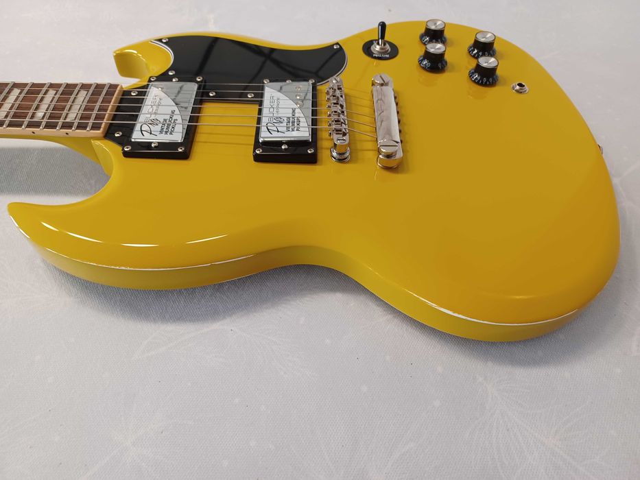 Ephiphone SG  ('61 Reissue Yellow Mustard Gloss)