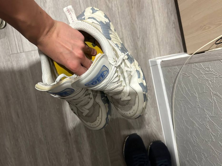 Кросовки Off-White Odsy 1000