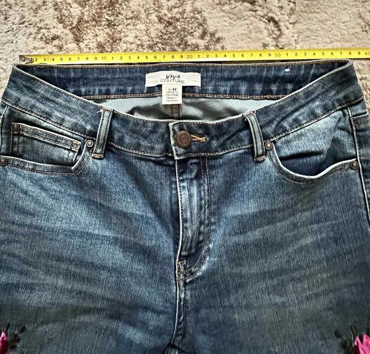 Джинси з вишивкою квітів вузькі