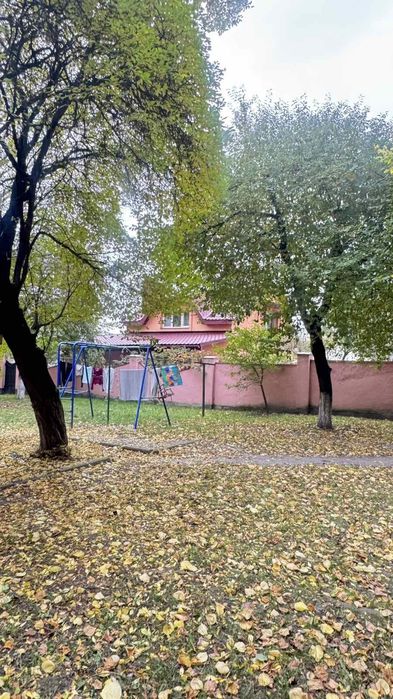 Оренда пів будинку