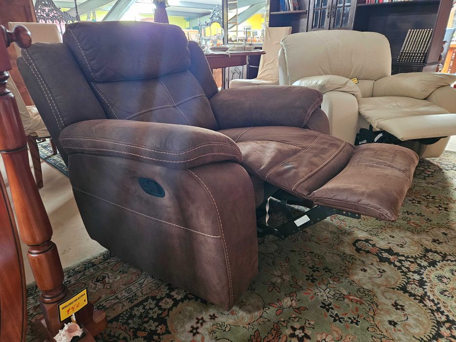 Excelente sofá relax - Marca Cheers - óptimo estado geral