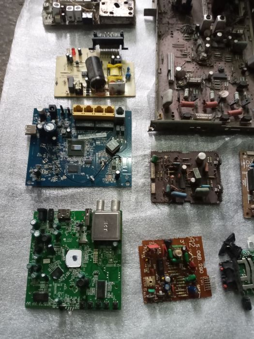 Платы. Радиодетали. Одним лотом.