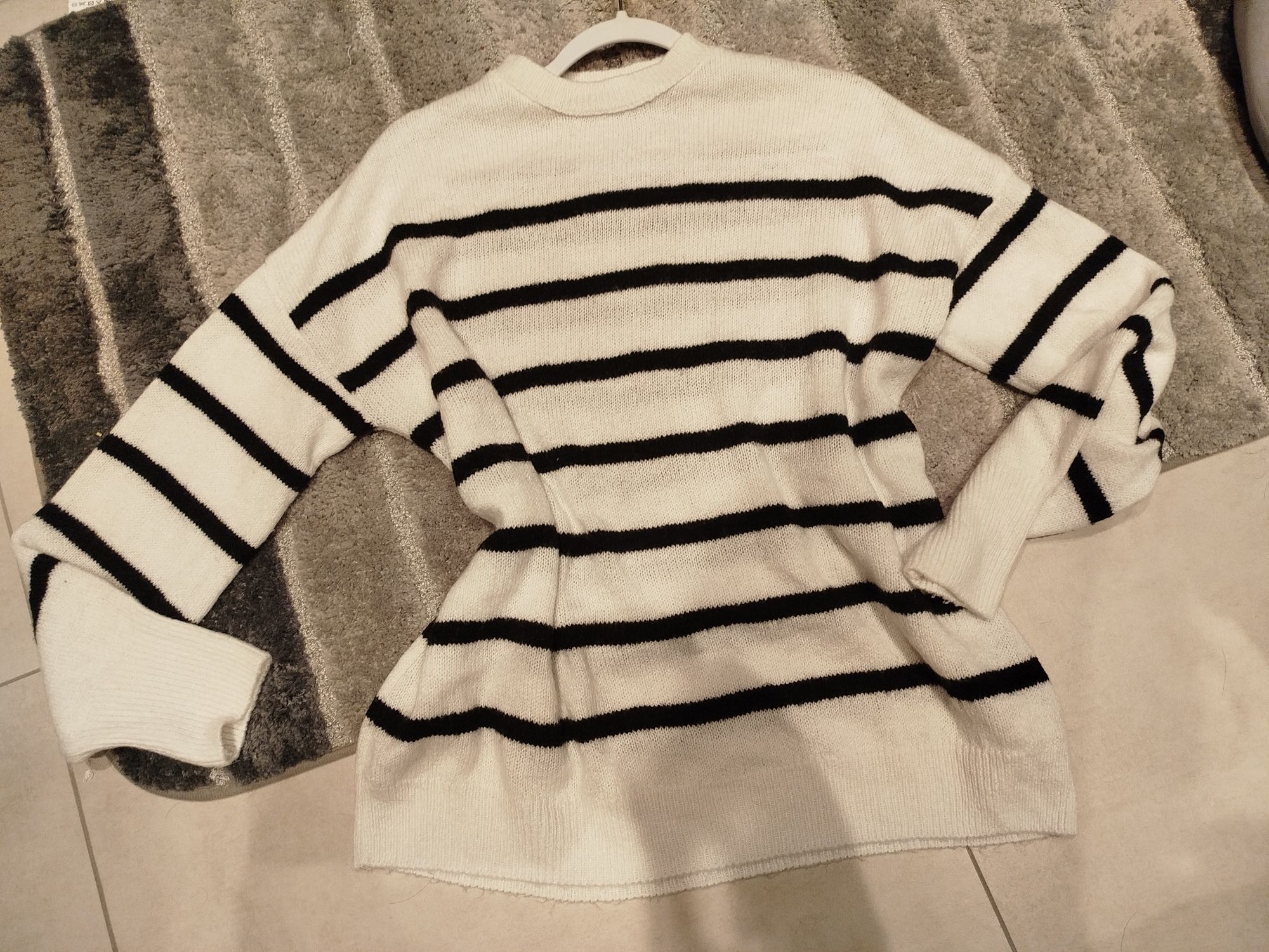 Sweter w paski oversize Sinsay S
