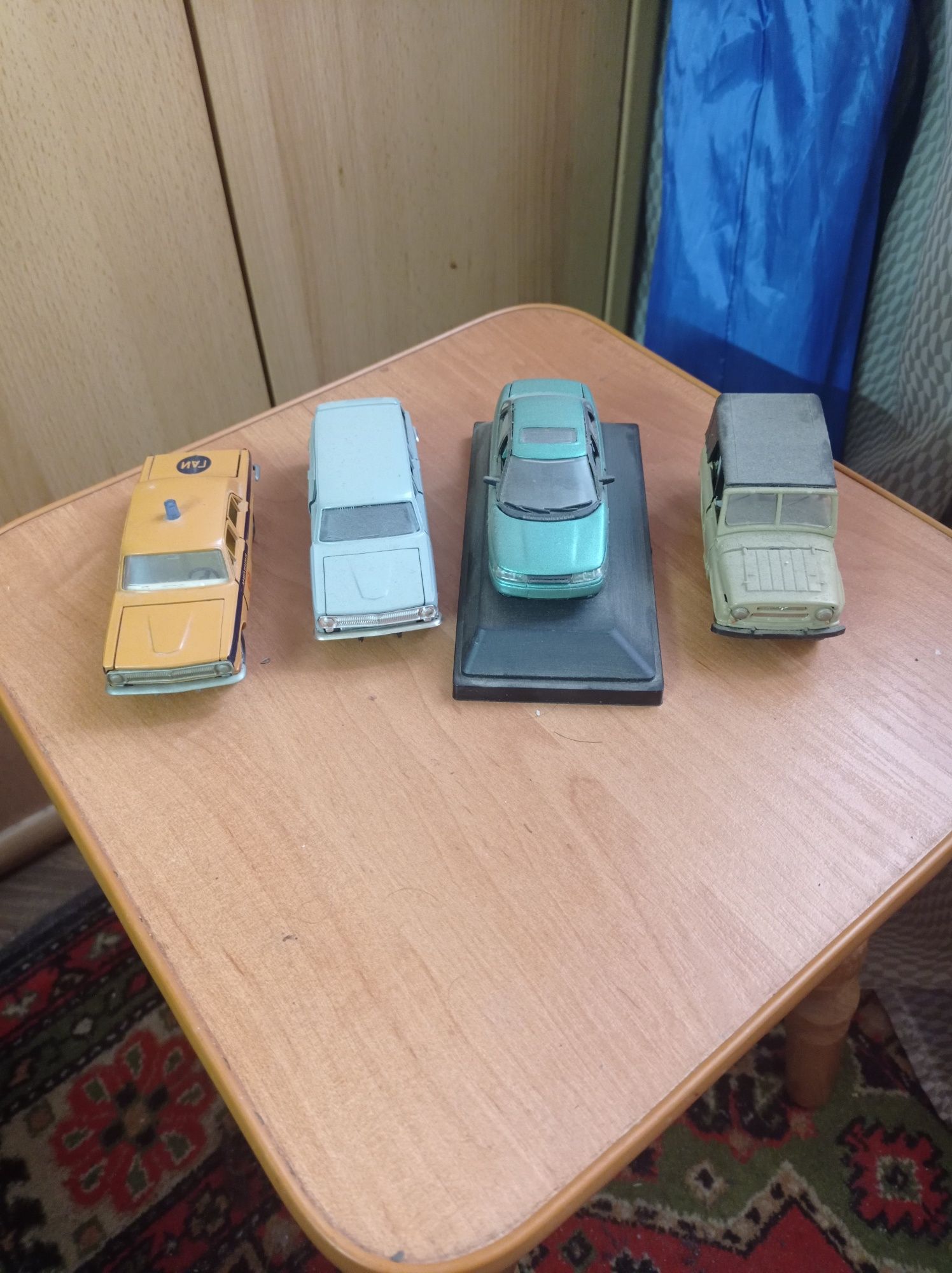 Модель Москвич разные