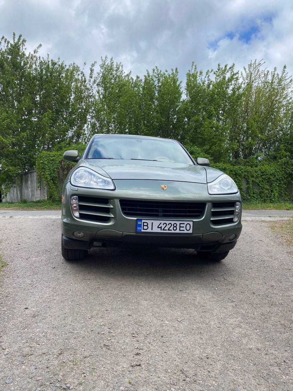 Автомобіль  Porschе Cayenne 2008 року