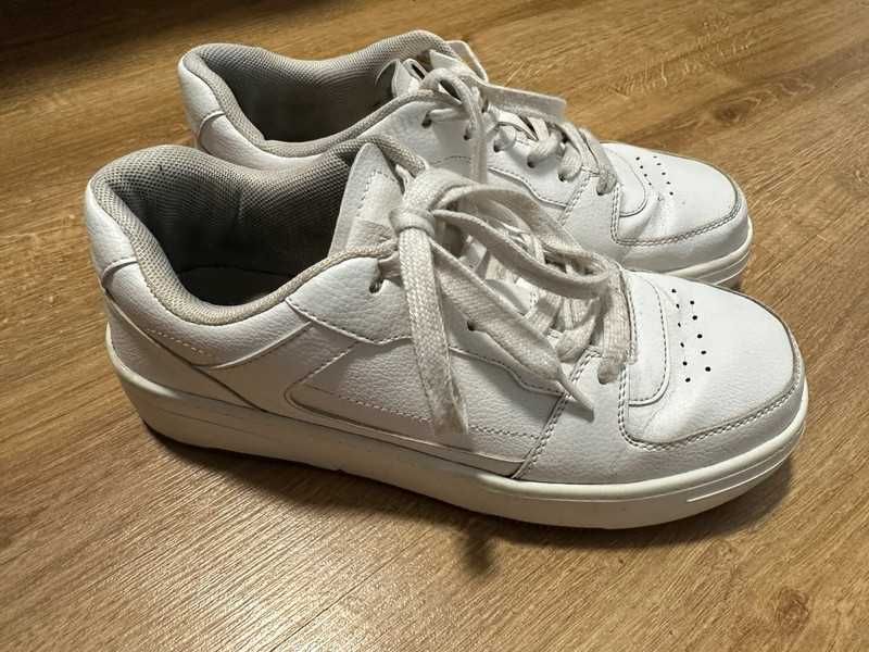 Buty sportowe sneakersy