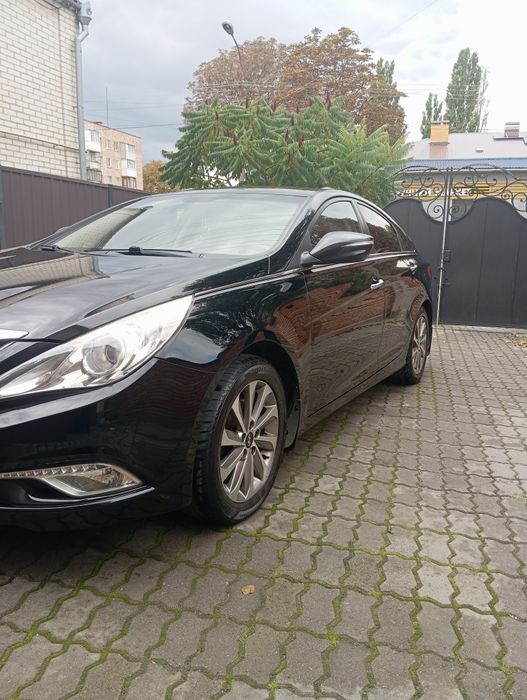 Hyundai Sonata. Офіційне авто.