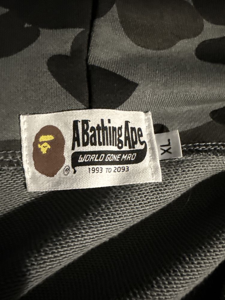 Sprzedam bluze A Bathing Ape