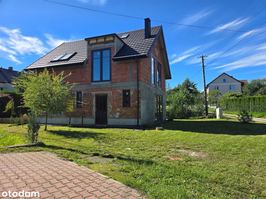 Mały dom wolnostojący, 1 km od Pkp Węgrzce Wielkie