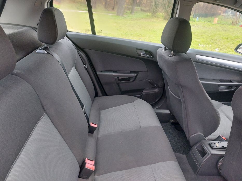 Opel Astra H 1.6 Benzyna Lift Hatchback 5-Drzwi