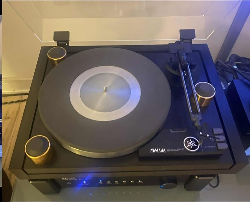 Gramofon Yamaha PF-800