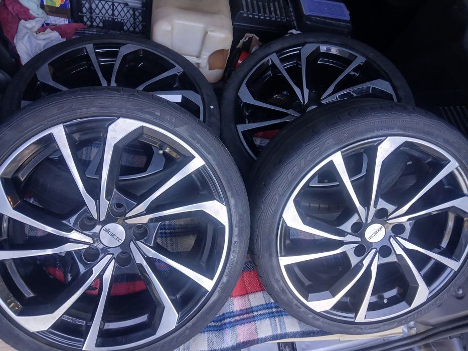 Koła 5x112 57,1 otwór  et35  Komplet 18cali 225/40R18 lato
