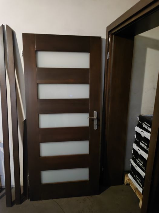 Drzwi wewnętrzne drewniane z ościeżnicą