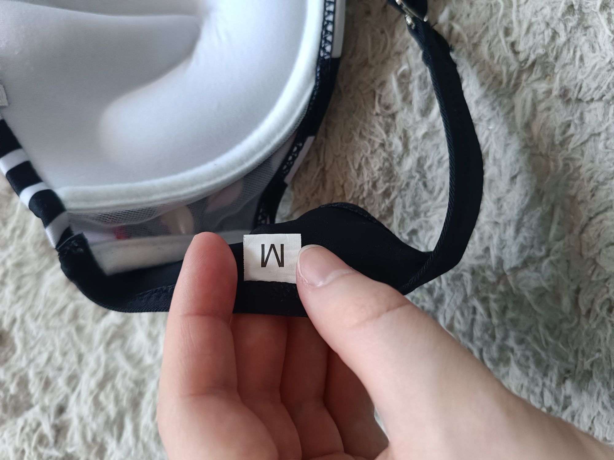 Góra od bikini stroju kąpielowego 75B