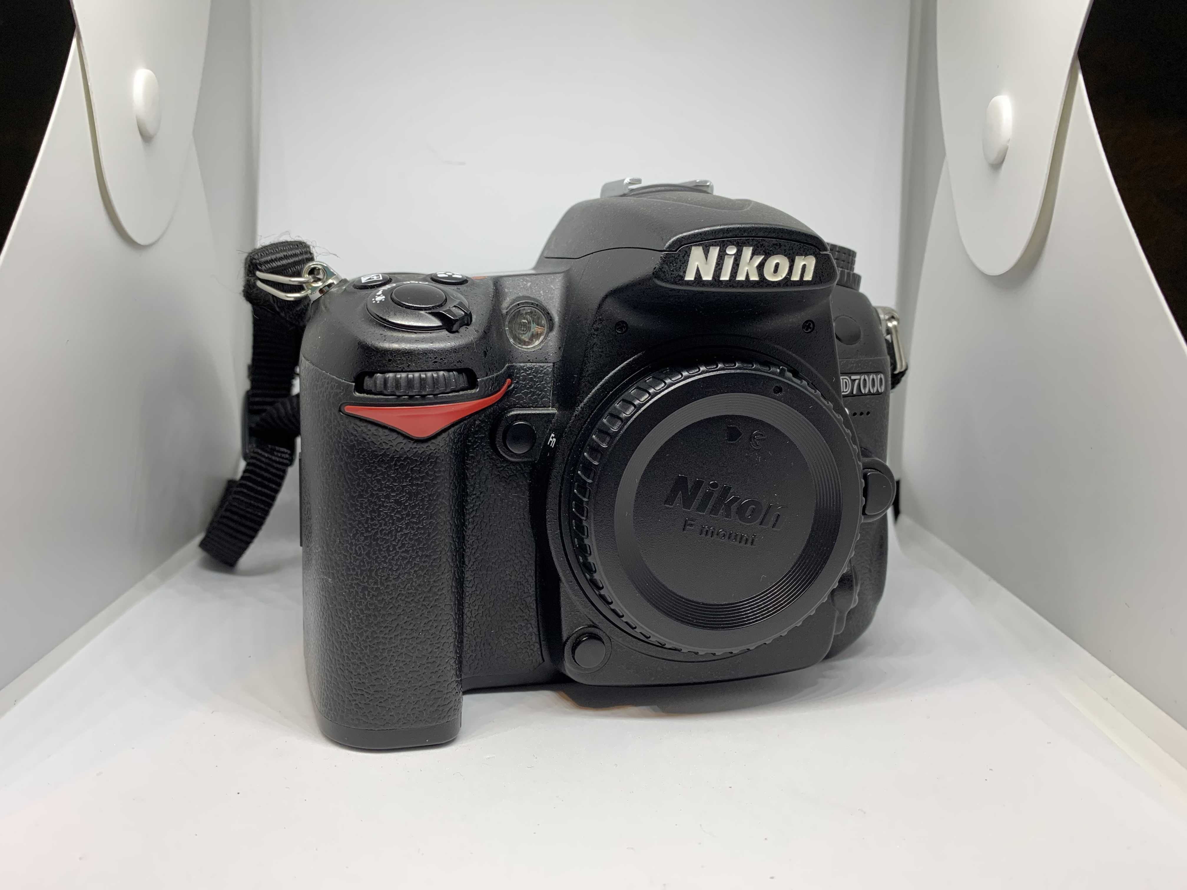 Nikon D7000 + бонусы