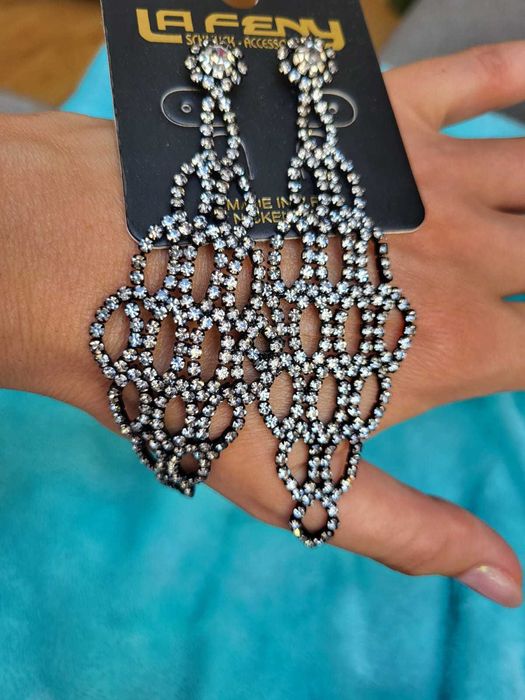 Długie kolczyki z cyrkoniami