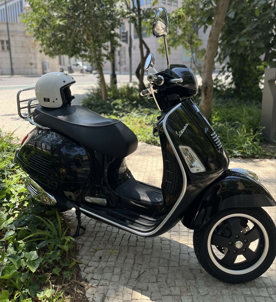Piaggio Vespa GTS 125