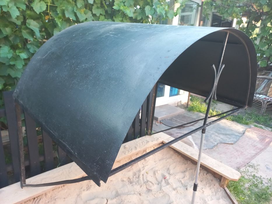 Якісний і добротний козирьок на вхідні двері