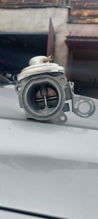 Продам дроссельная заслонка 1,9