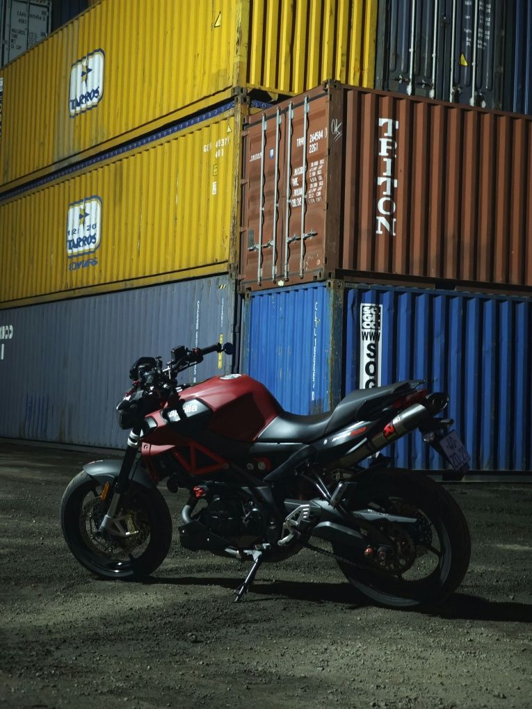 Aprilia Shiver 900
