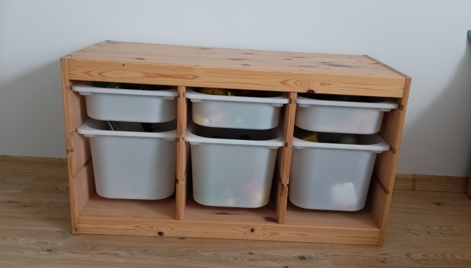 Trofast regał z pojemnikami Ikea sosna