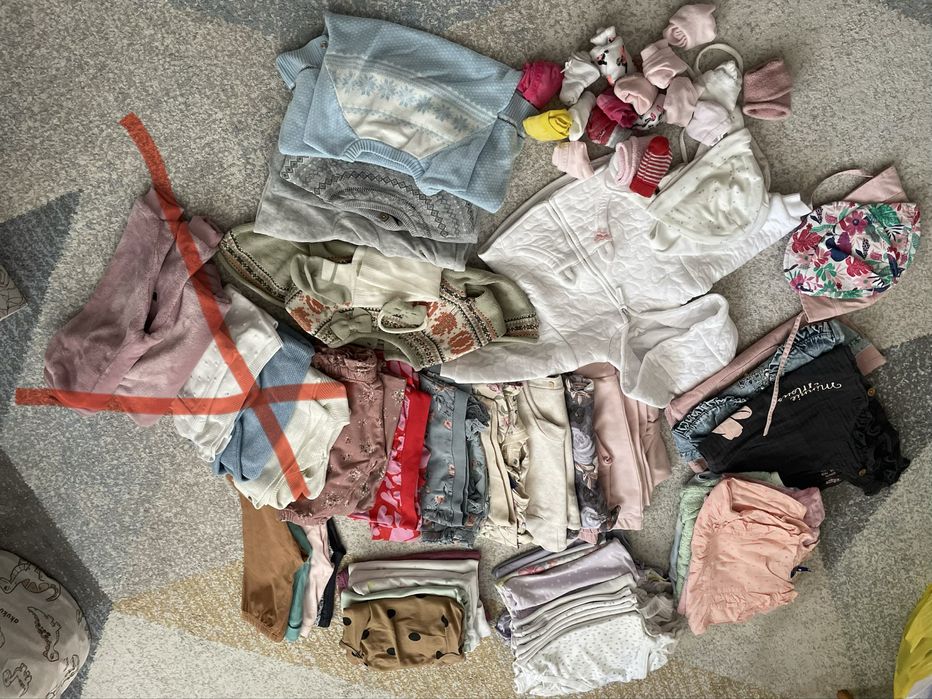 Paka ubran dla dziewczynki rozm 68 i 74