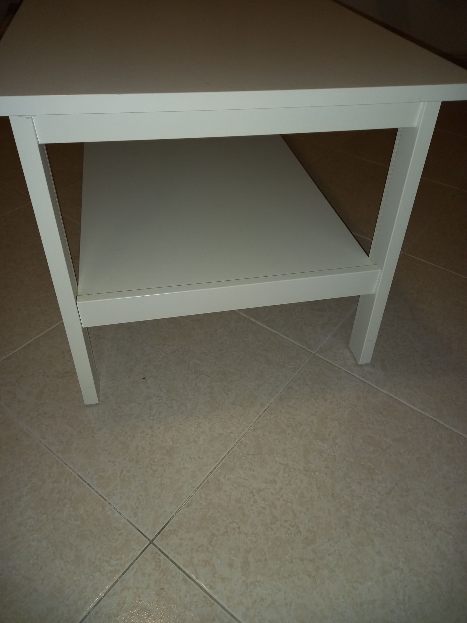 Mesa  nova de madeira maciça