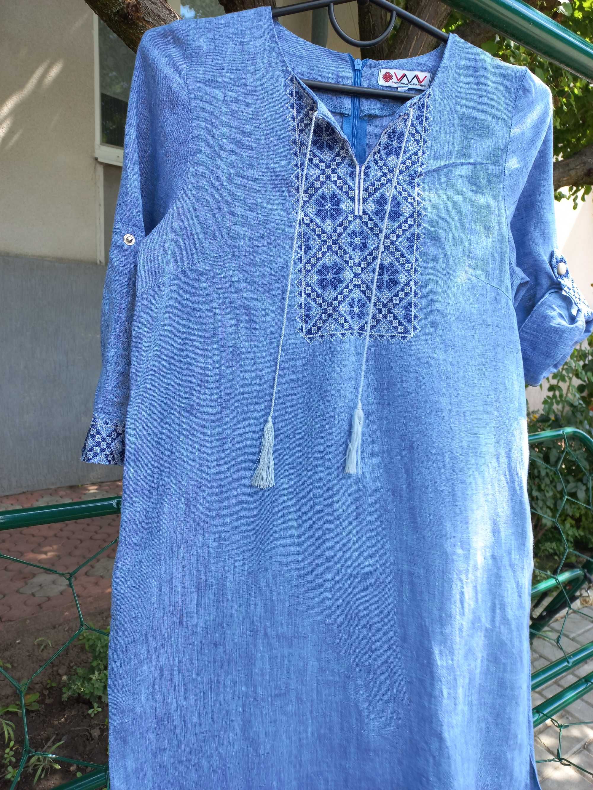 Сукня вишиванка S (42р.) блакитна, стан нової, льон