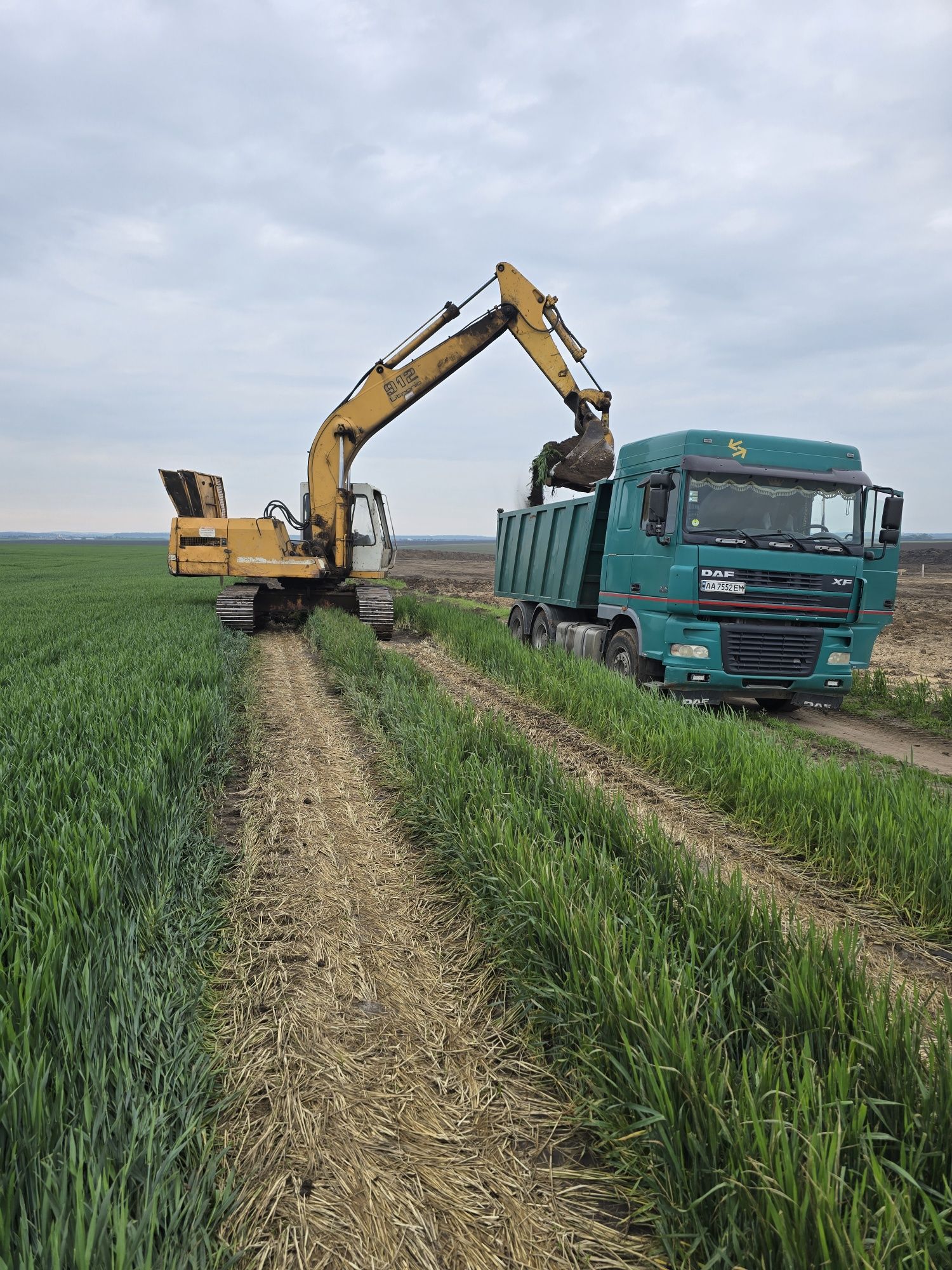 Транспортні послуги. Перевезення . Камінь ,пісок,щебінь відсів.