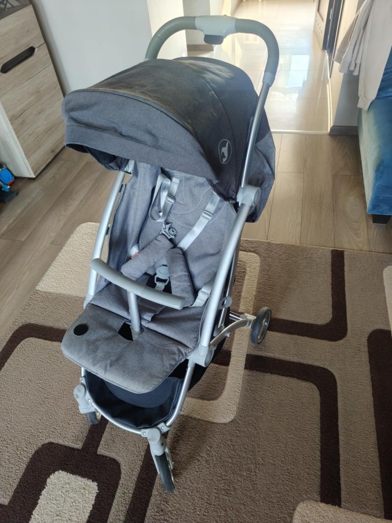 Spacerówka skadana typu walizka