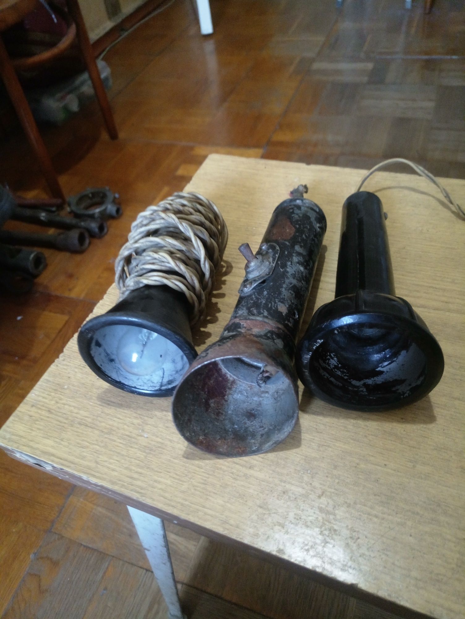 Фонарик , ліхтарик на акумуляторах